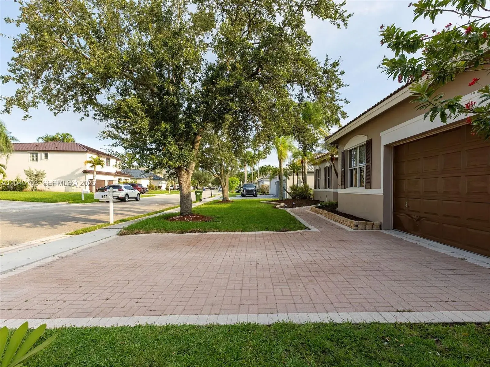 744 SW 159th Ln, Pembroke Pines FL 33027