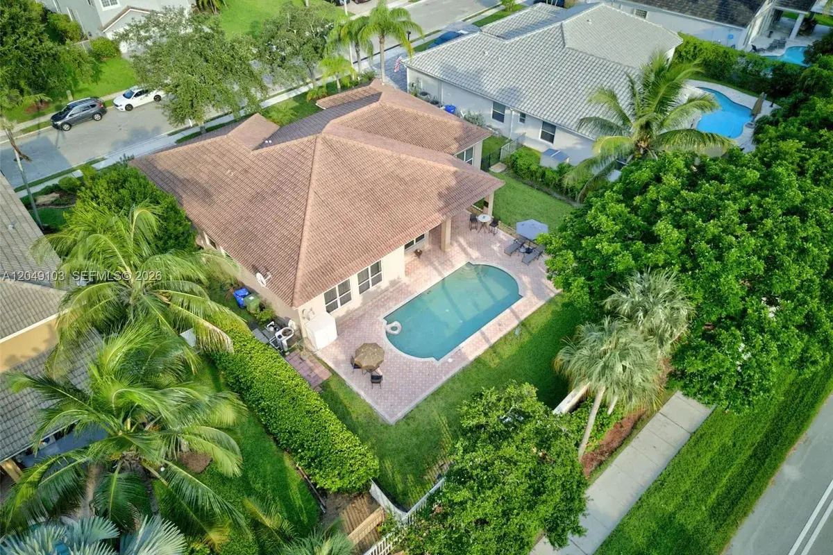 744 SW 159th Ln, Pembroke Pines FL 33027