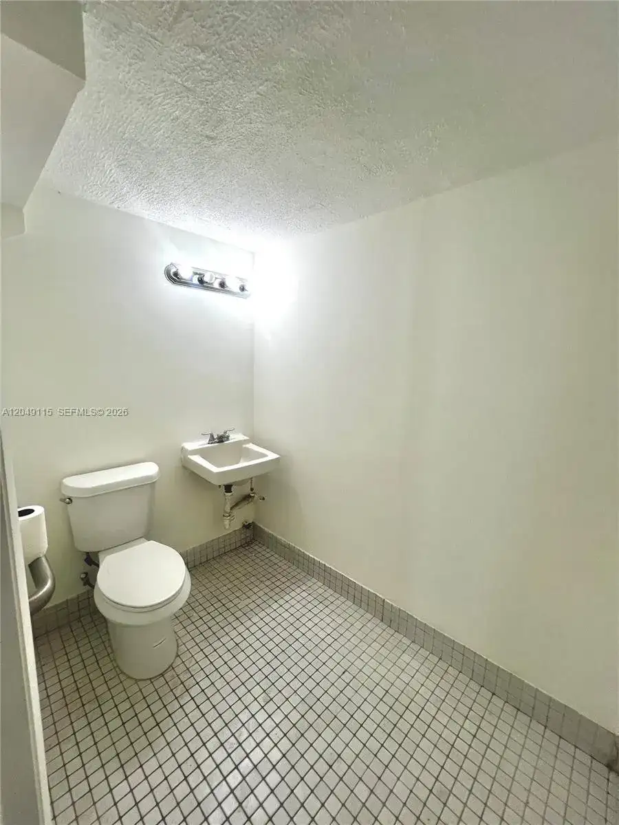 8000 NW 31st St # 18, Doral FL 33122 photo 5