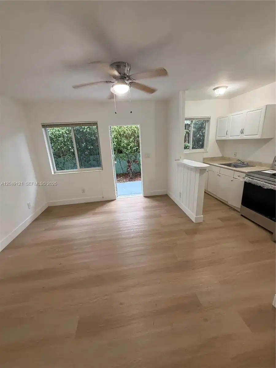 469 SW 3rd St # 4, Miami FL 33130 photo 2
