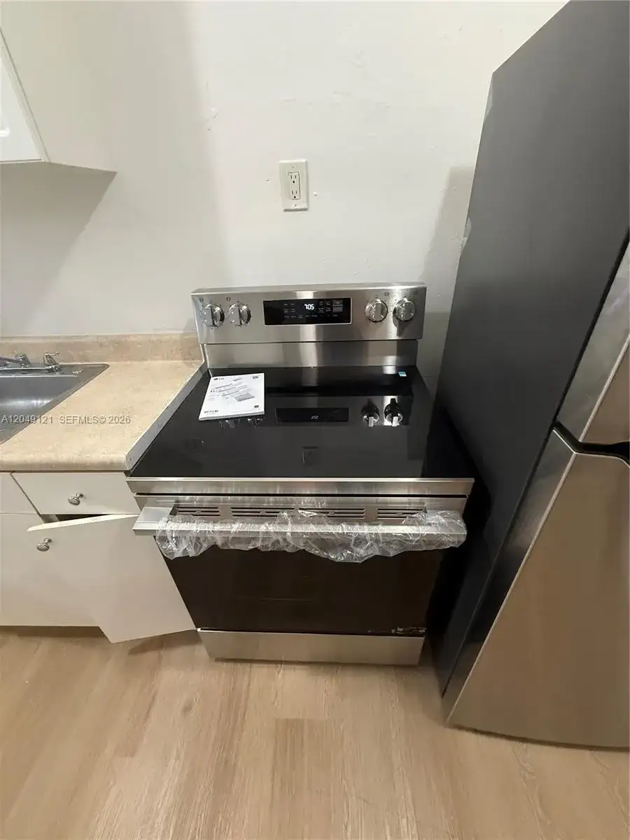 469 SW 3rd St # 4, Miami FL 33130 photo 5