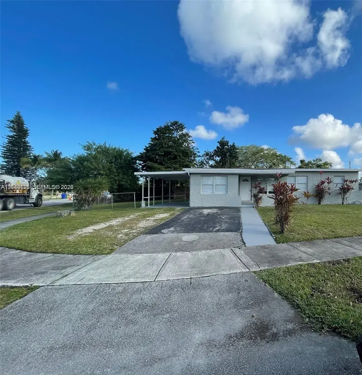 4160 SW 36th St, West Park FL 33023