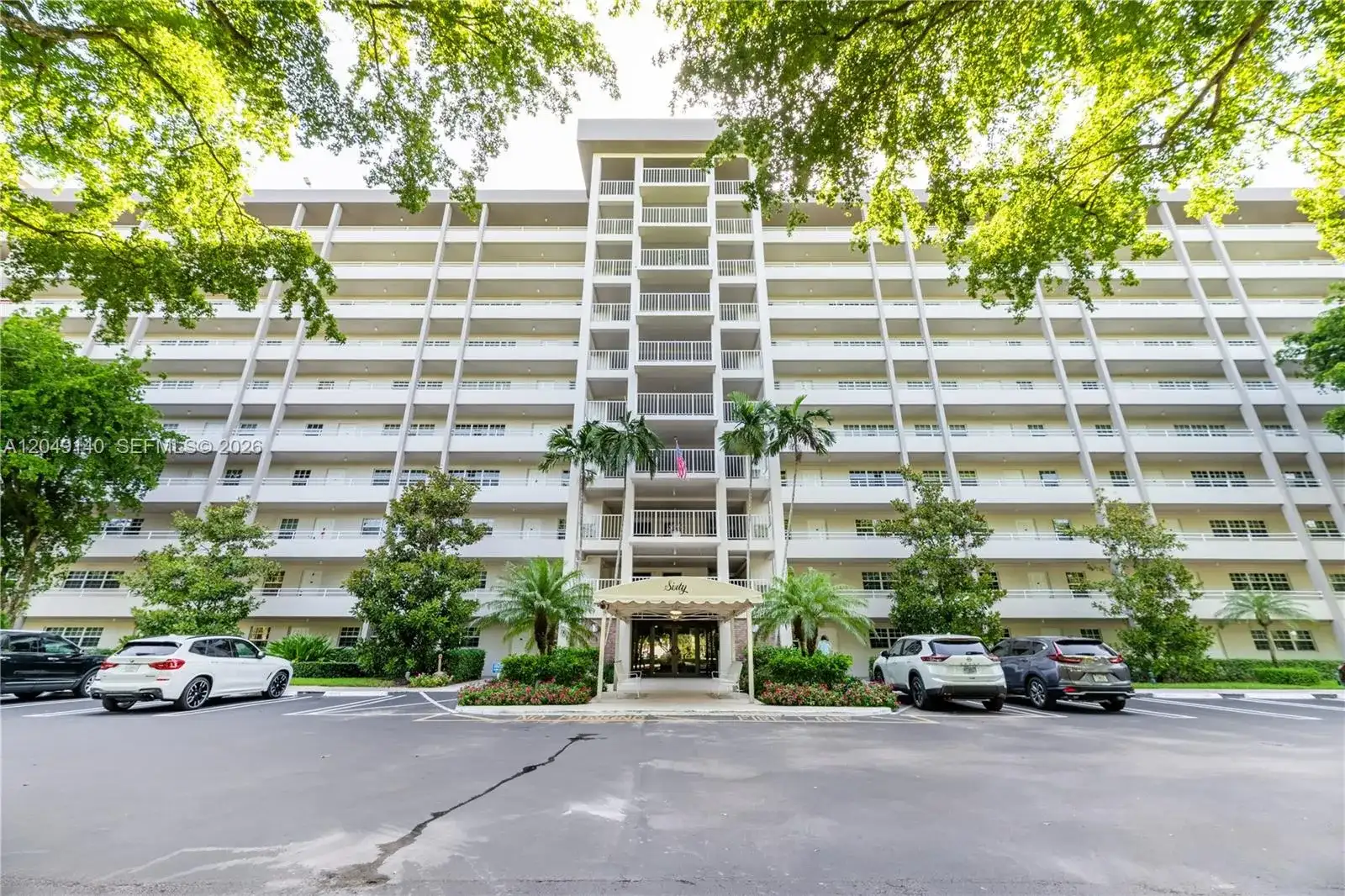 605 Oaks Dr # 607, Pompano Beach FL 33069 photo 2