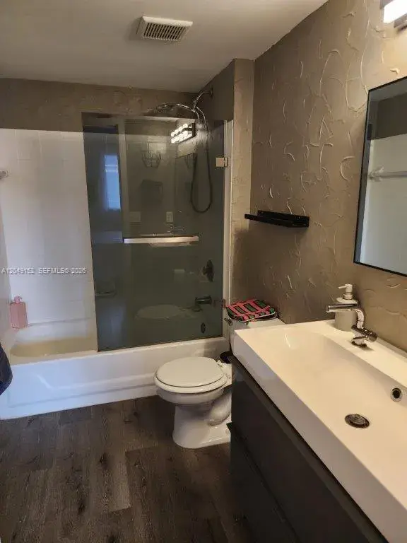 460 S PARK # 209, Hollywood FL 33021