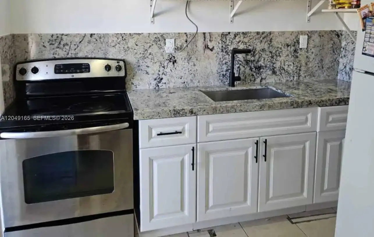 2780 NW 29TH Court, Oakland Park FL 33311 photo 2