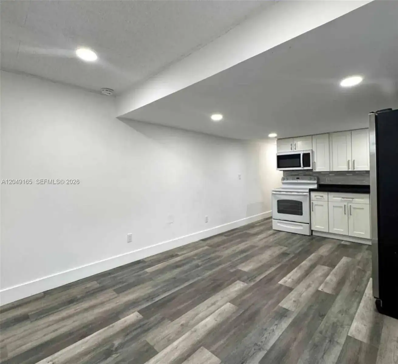 2780 NW 29TH Court, Oakland Park FL 33311 photo 4