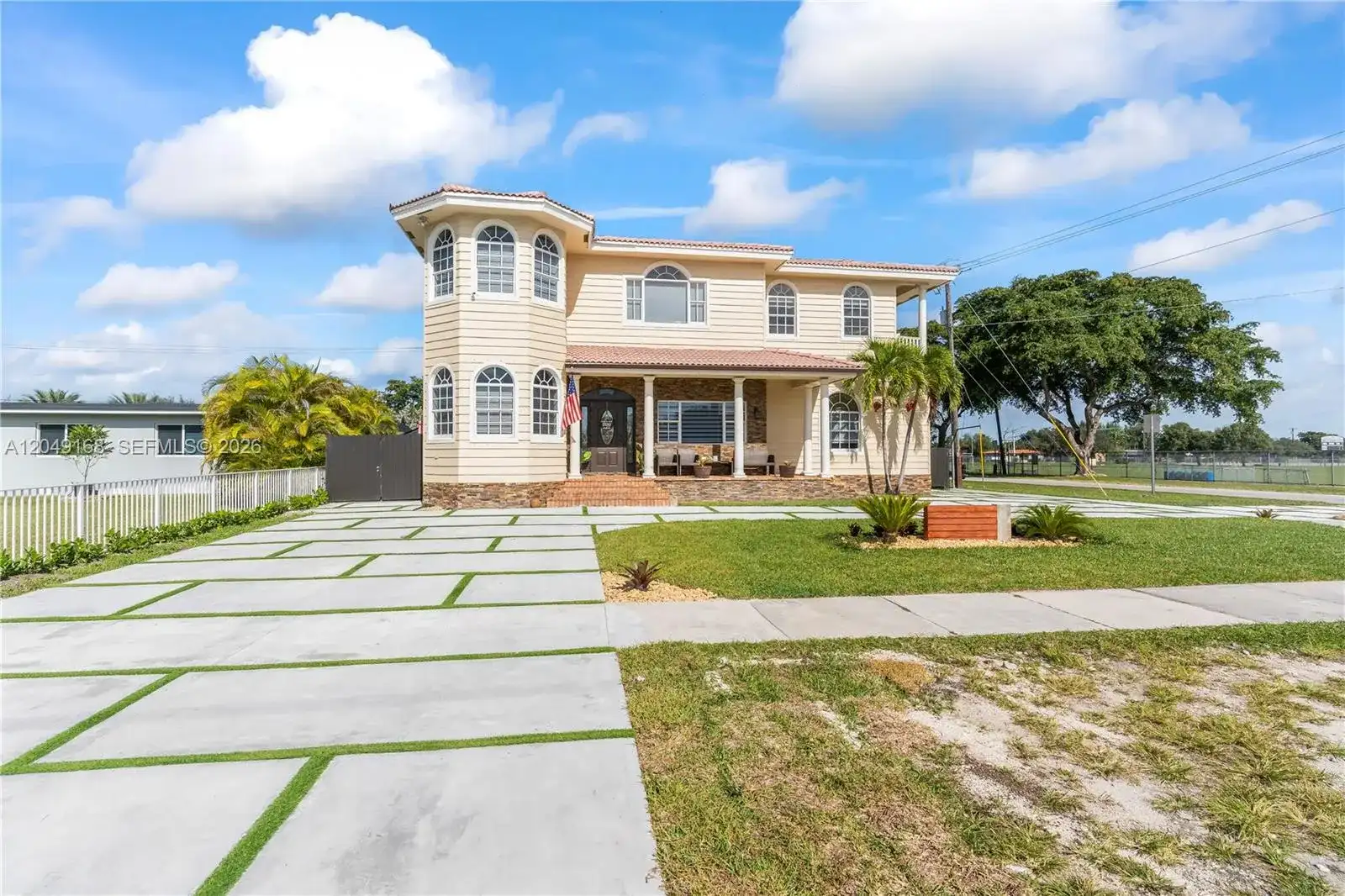 901 Dove Ave, Miami Springs FL 33166