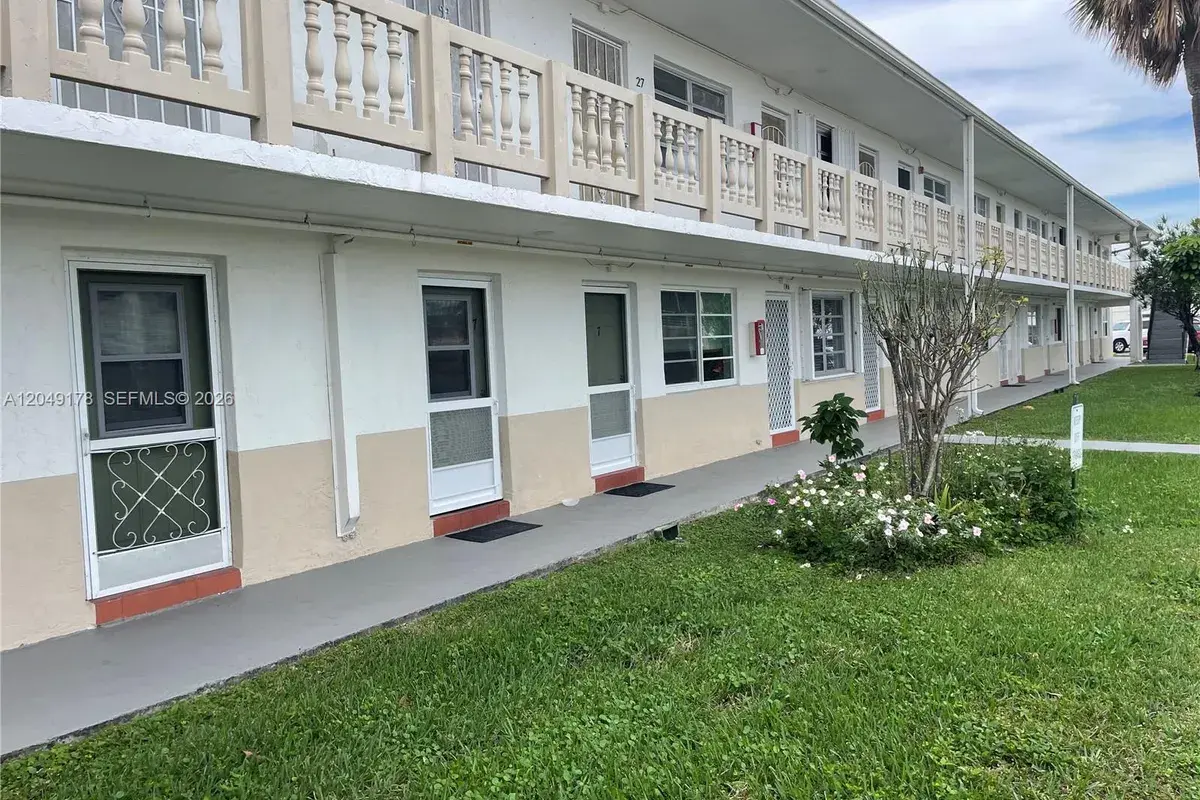 20120 NE 2nd Ave # W28, Miami Gardens FL 33179