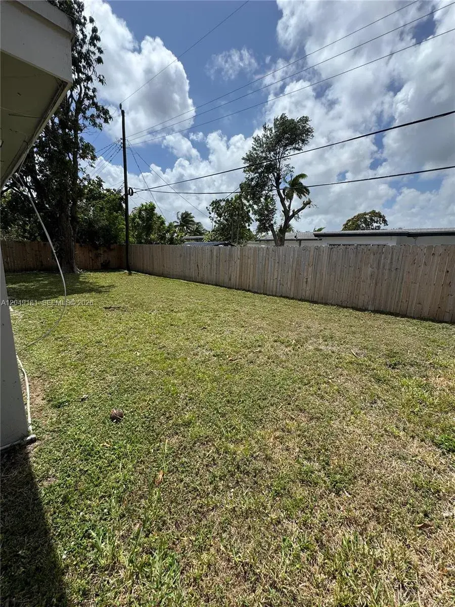 649 W Evanston Cir, Fort Lauderdale FL 33312