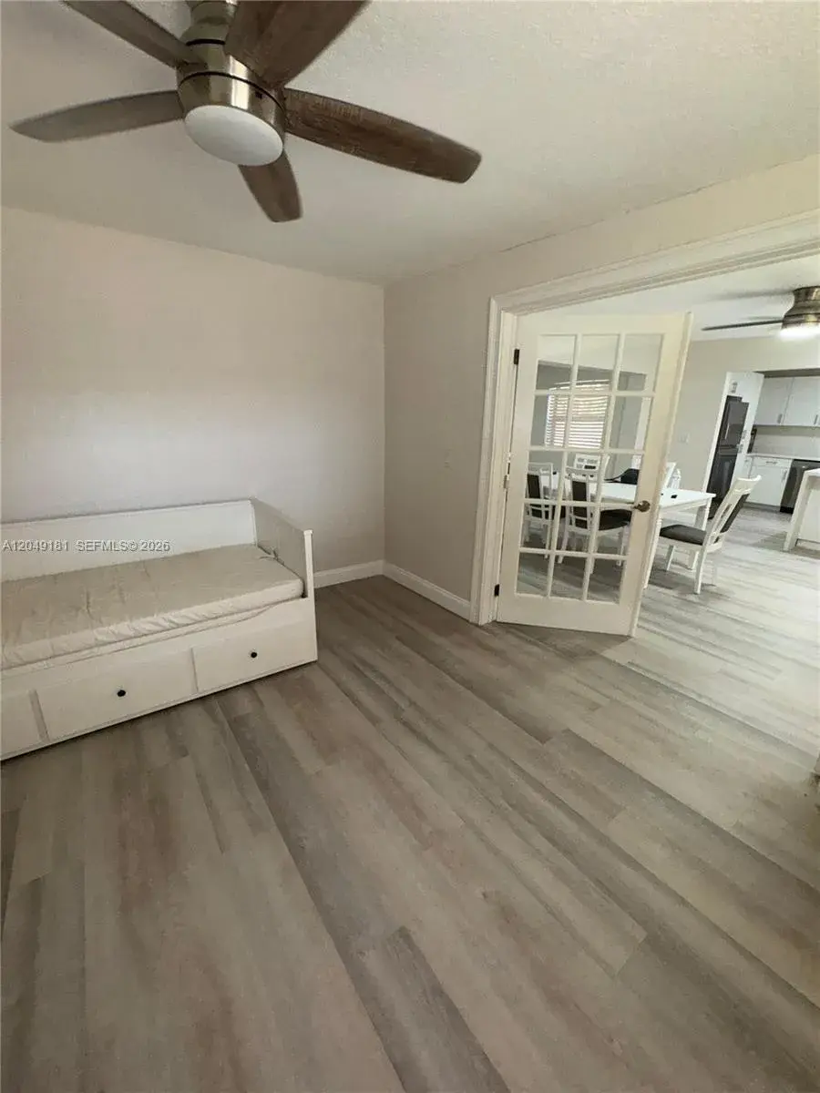 649 W Evanston Cir, Fort Lauderdale FL 33312