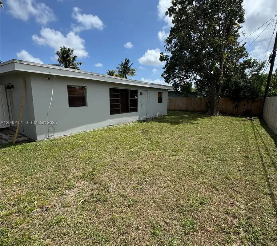 649 W Evanston Cir, Fort Lauderdale FL 33312