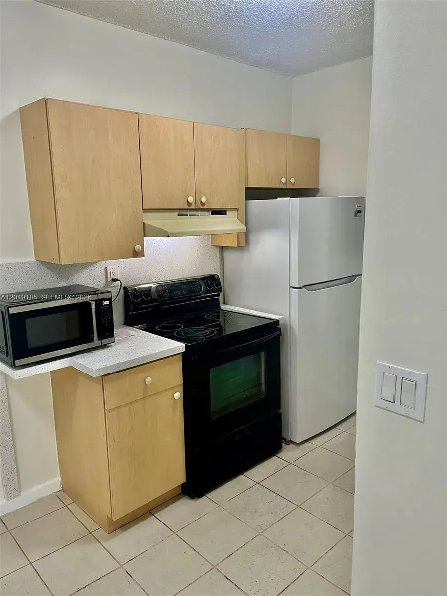 15699 SW 73rd Cir Ter # 11, Miami FL 33193