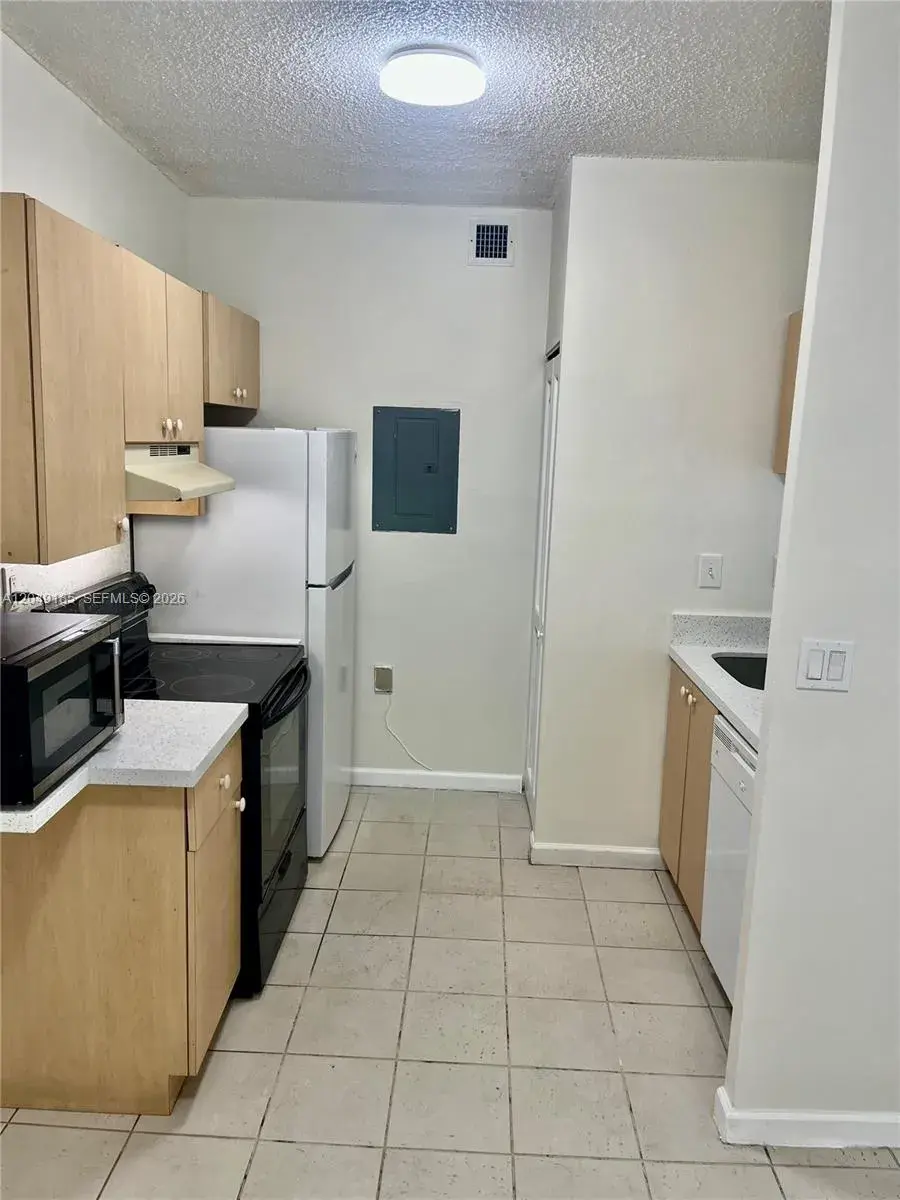 15699 SW 73rd Cir Ter # 11, Miami FL 33193
