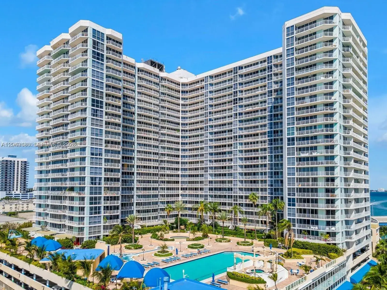 7601 E Treasure Dr # 1017, North Bay Village FL 33141