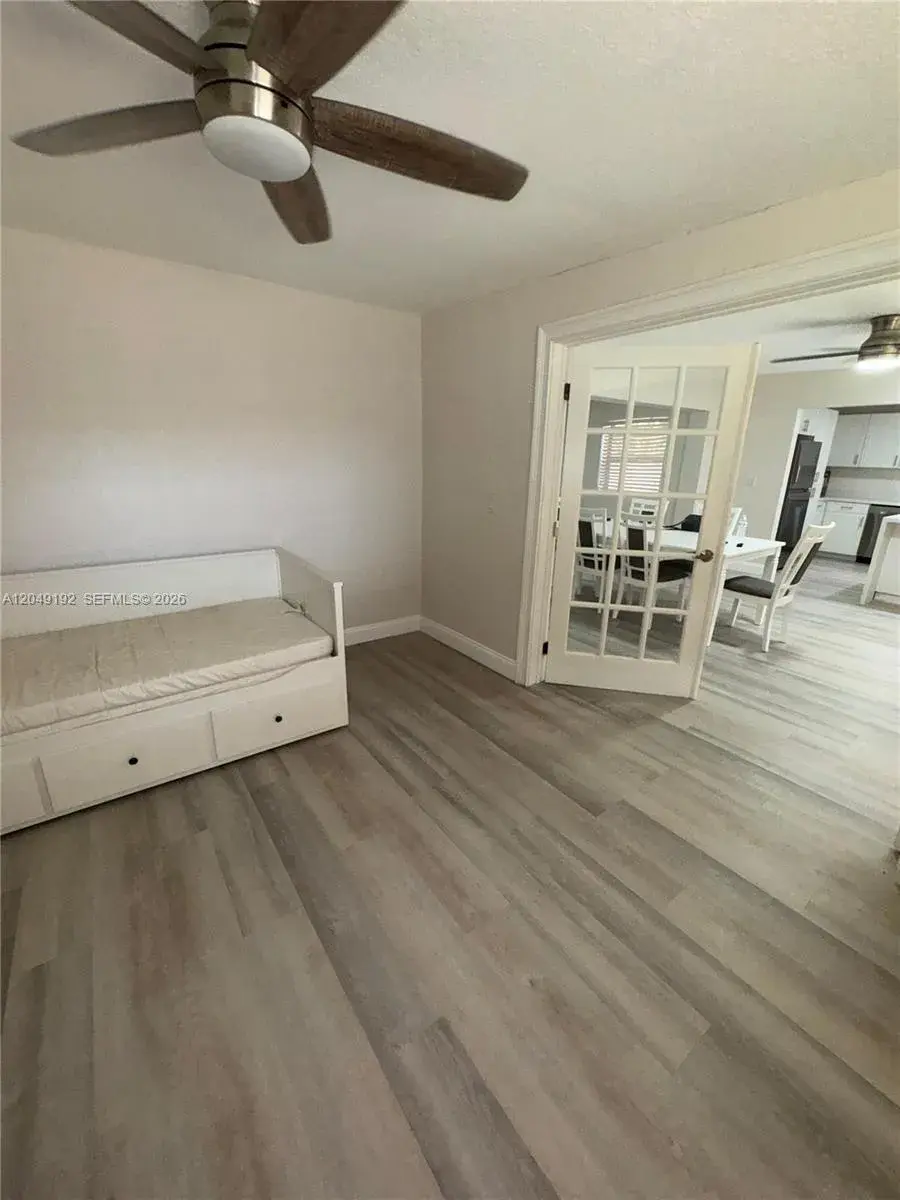 649 W Evanston Cir, Fort Lauderdale FL 33312