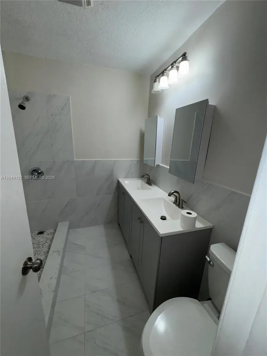 649 W Evanston Cir, Fort Lauderdale FL 33312