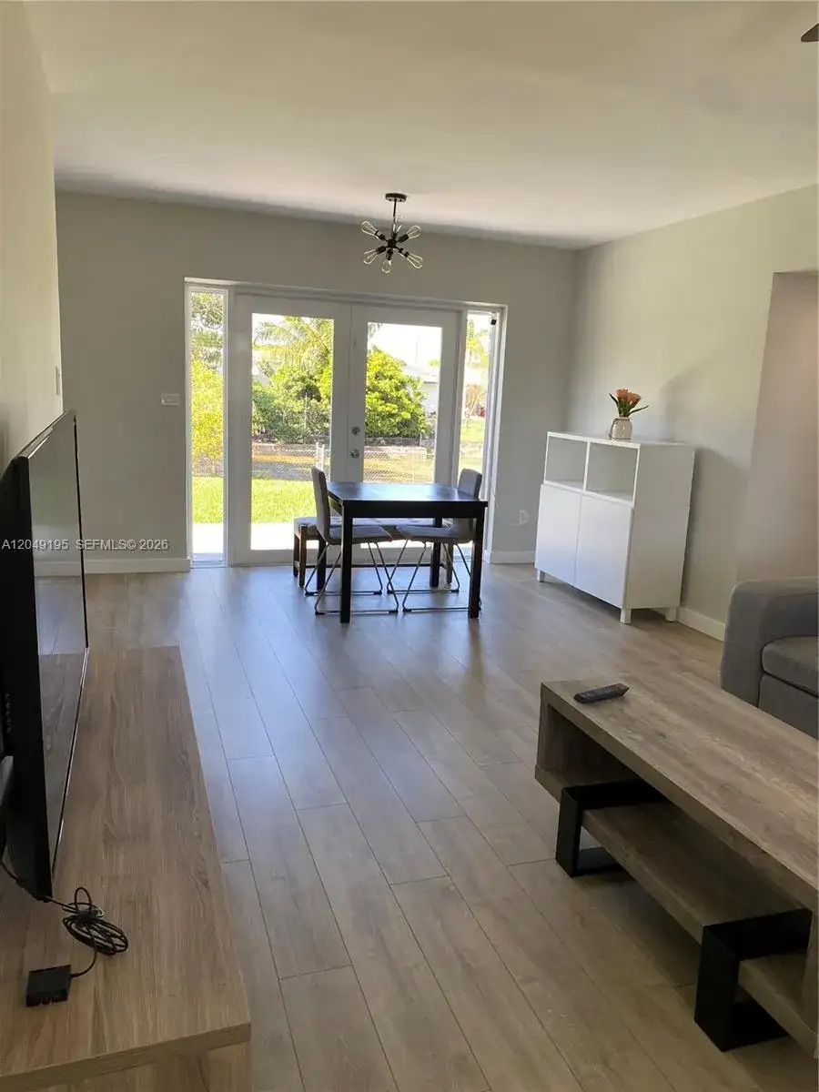 11121 SW 46th St, Miami FL 33165 photo 3