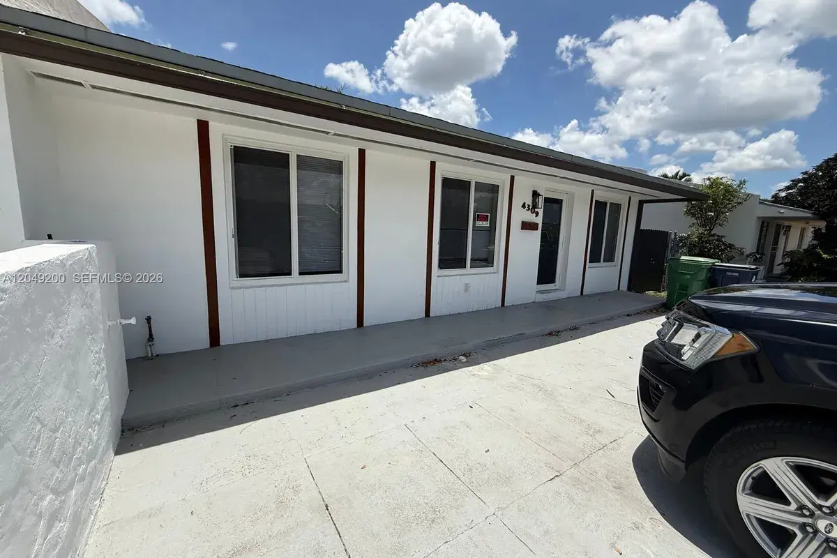 4309 SW 129th Ave, Miami FL 33175