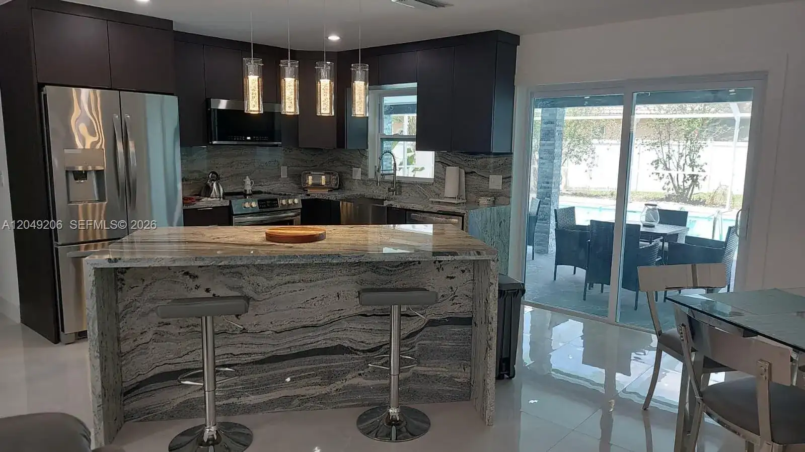 320 SE 15 PL, Cape Coral FL 33990 photo 2