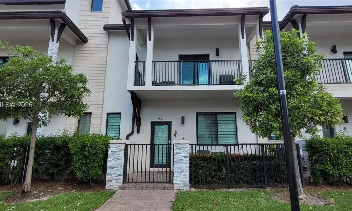 4682 NW 83rd Ave, Doral FL 33166
