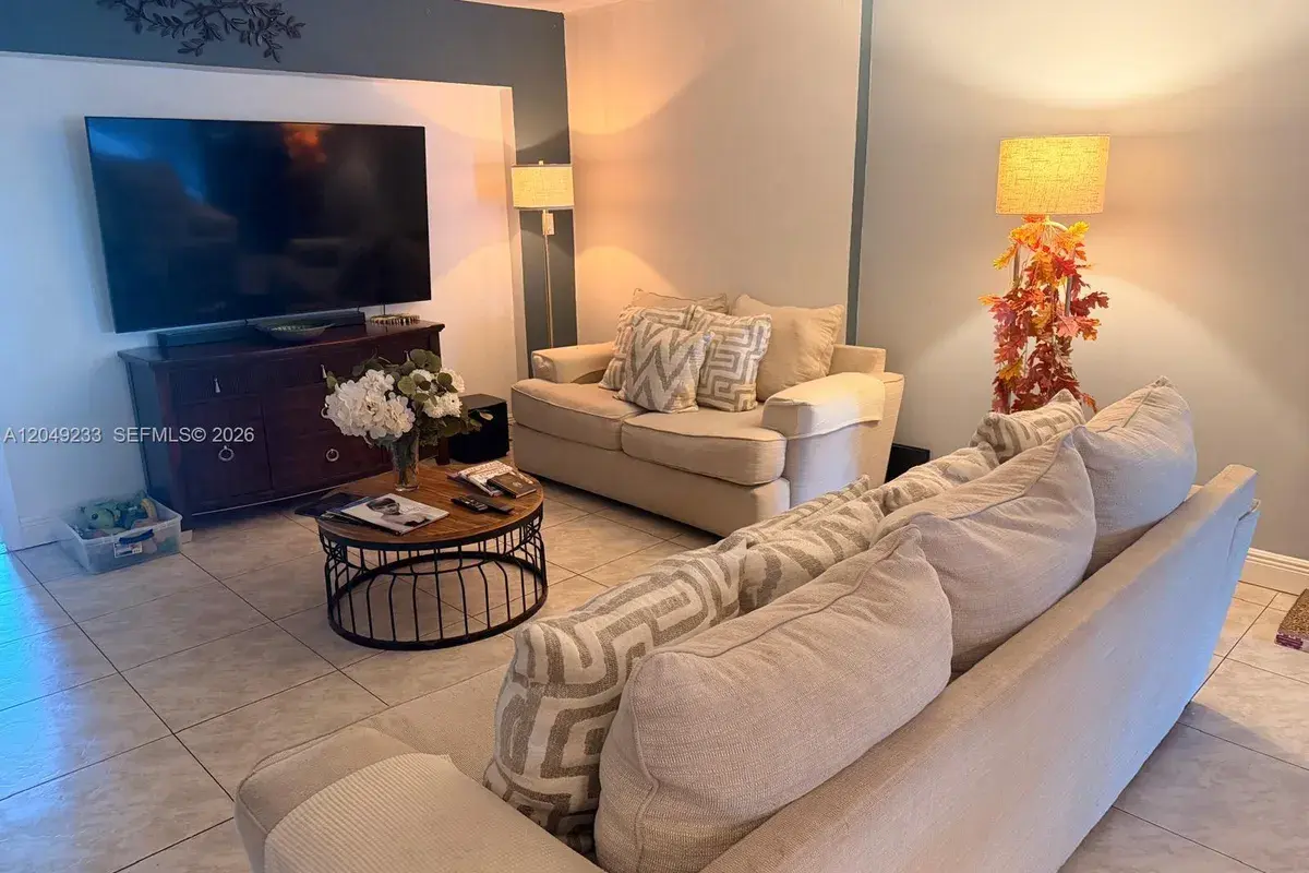 9536 NW 65th St # 8B, Tamarac FL 33321