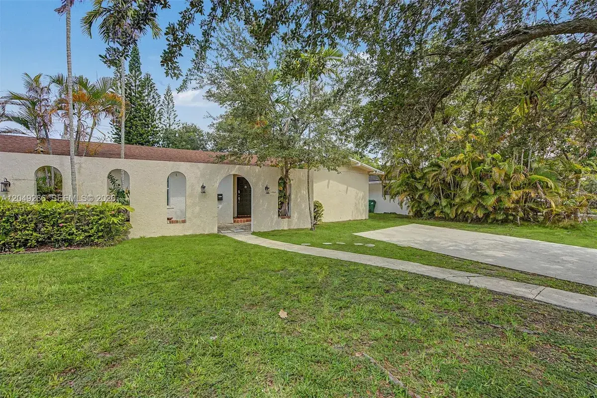 11860 SW 81st Rd # 11860, Pinecrest FL 33156