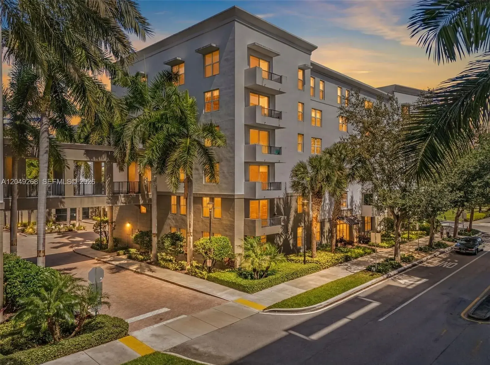 2421 NE 65th St # 403, Fort Lauderdale FL 33308