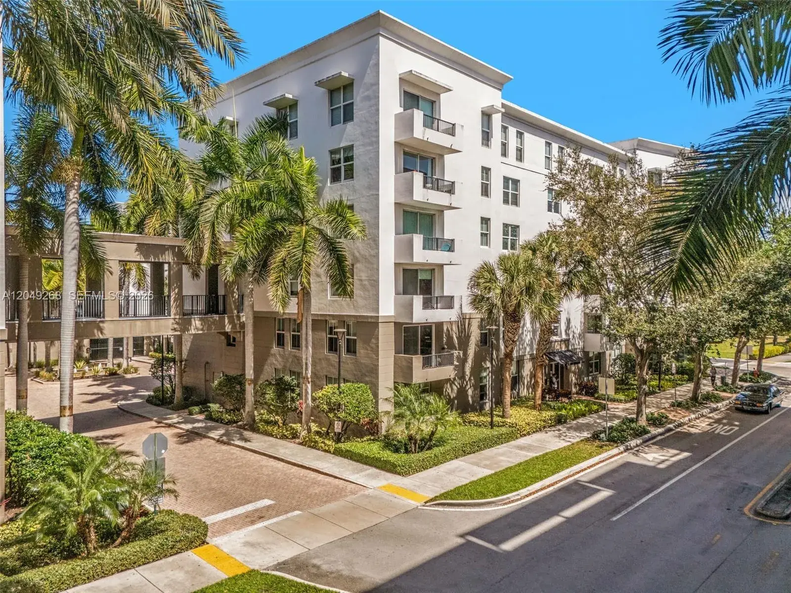 2421 NE 65th St # 403, Fort Lauderdale FL 33308