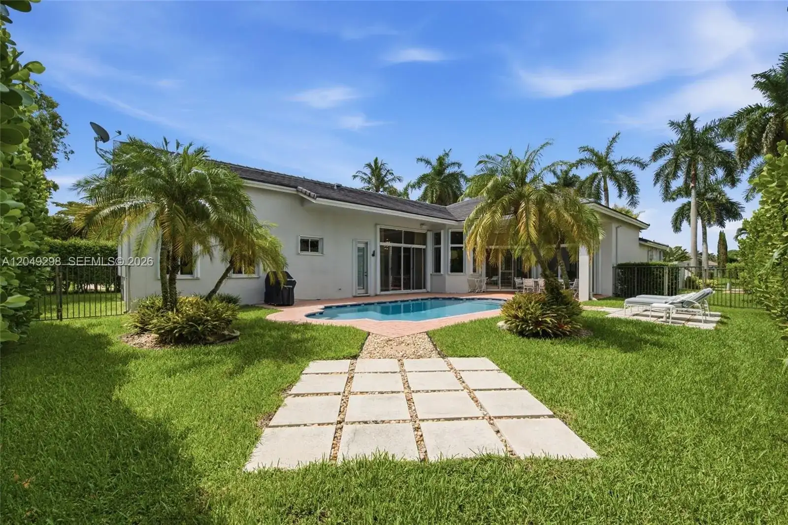2542 Eagle Run Dr, Weston FL 33327 photo 3