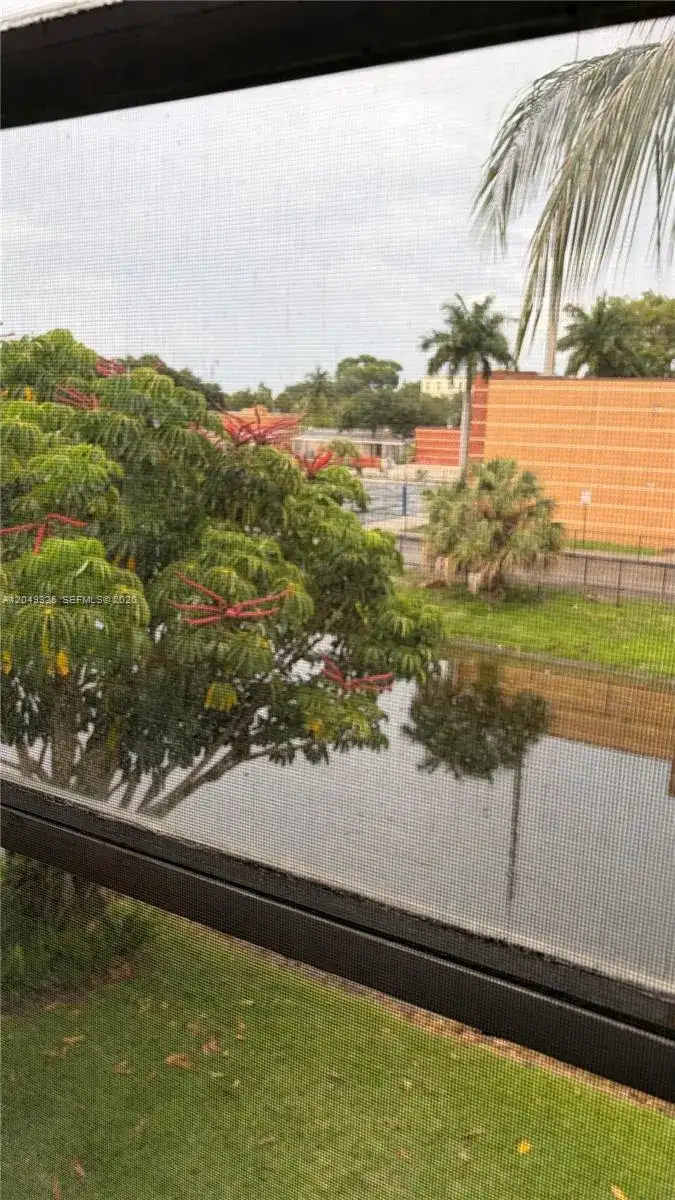 3940 NW 42nd ave # 313, Lauderdale Lakes FL 33319 photo 2