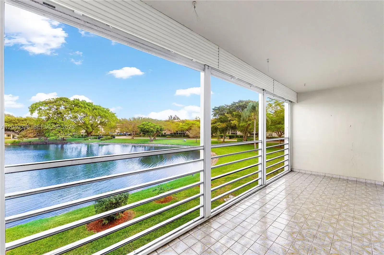 4301 Martinique Cir # H2, Coconut Creek FL 33066 photo 3