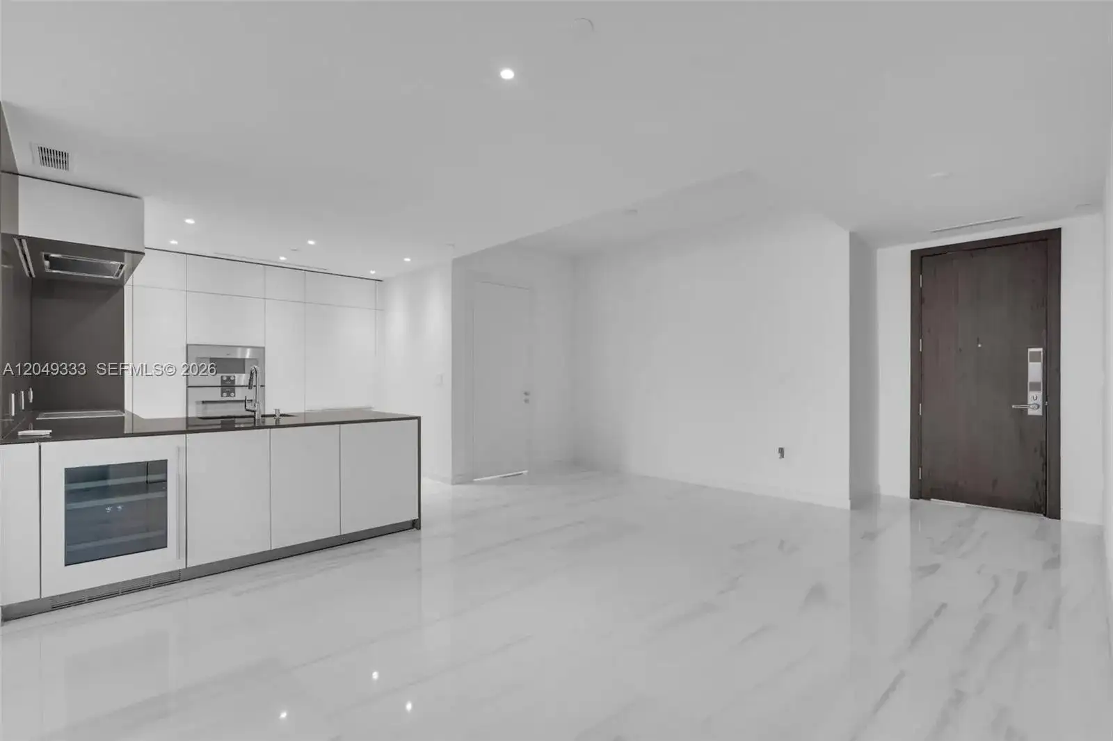 300 Biscayne Boulevard Way # 3009W, Miami FL 33131 photo 2