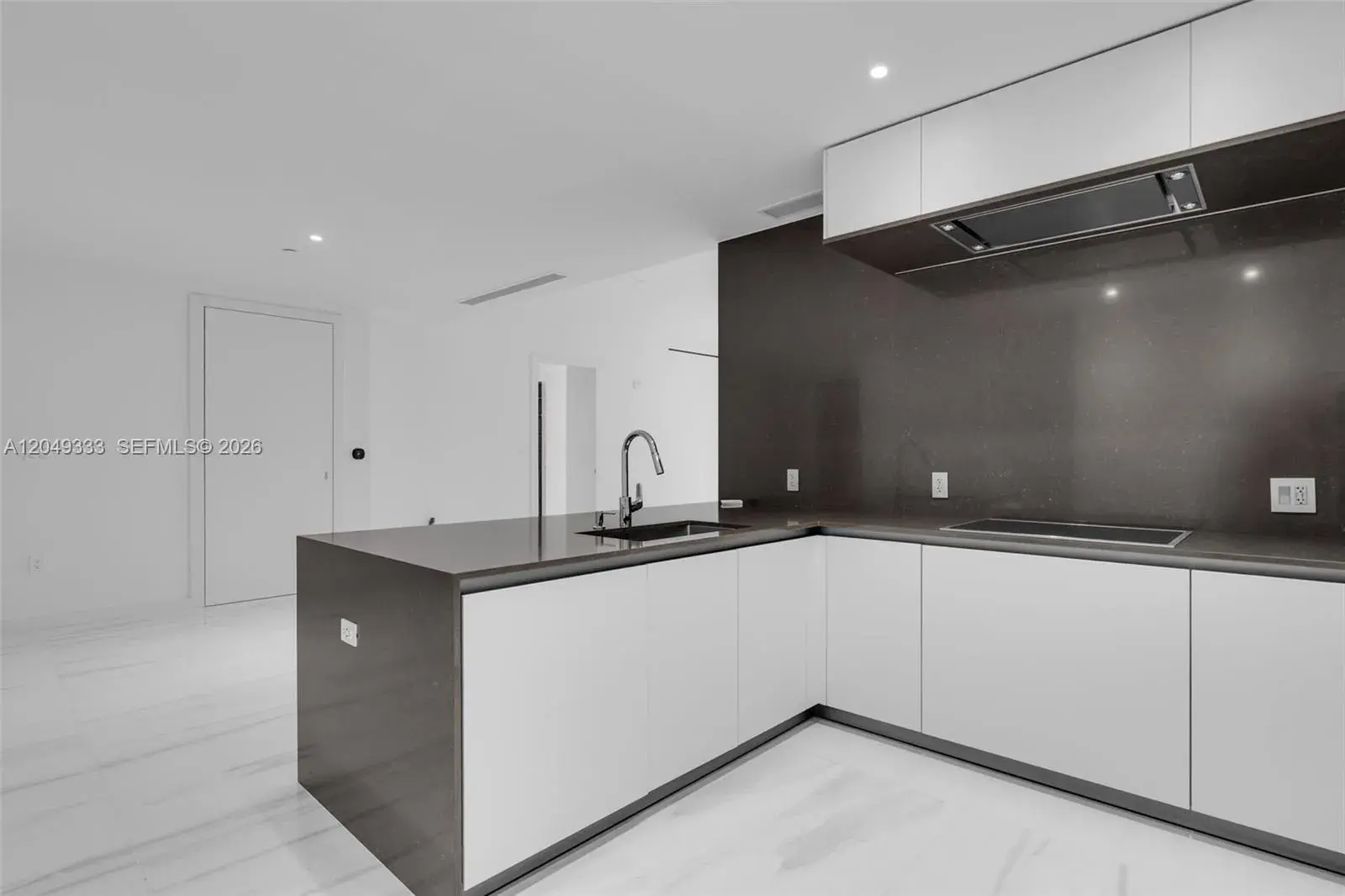 300 Biscayne Boulevard Way # 3009W, Miami FL 33131