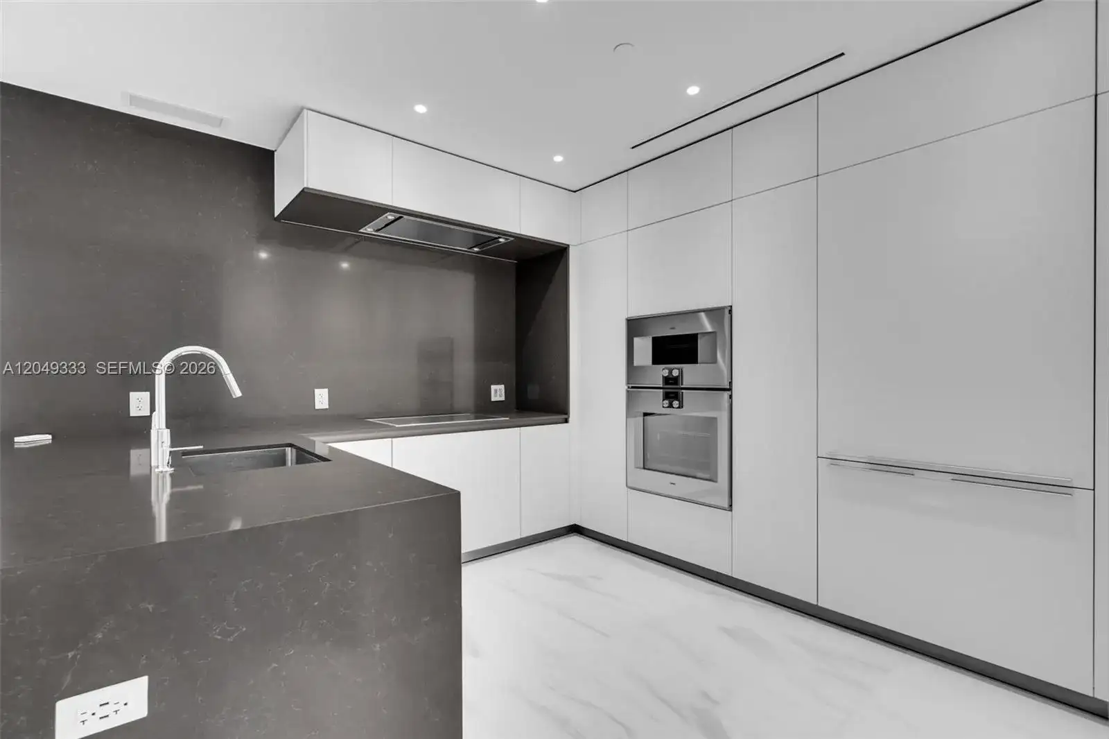 300 Biscayne Boulevard Way # 3009W, Miami FL 33131 photo 5