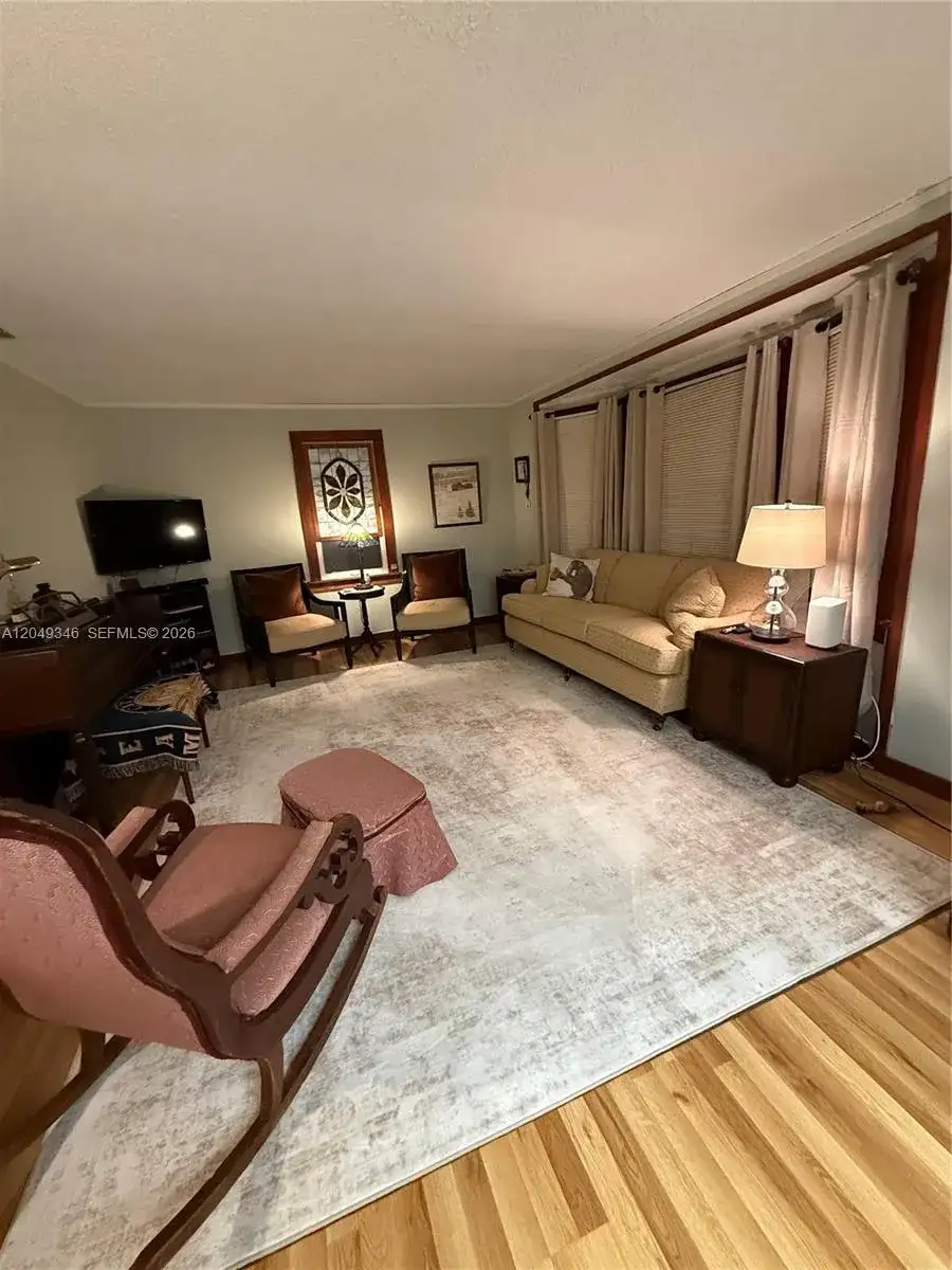 229 Granada Blvd., Fort Myers FL 33905 photo 3