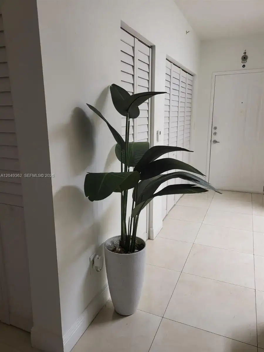 5099 NW 7th St # 205, Miami FL 33126 photo 4