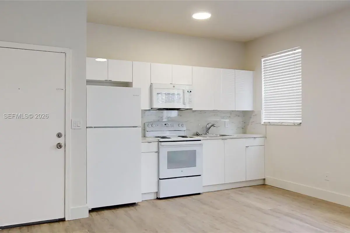 828 Pennsylvania Ave # 7, Miami Beach FL 33139