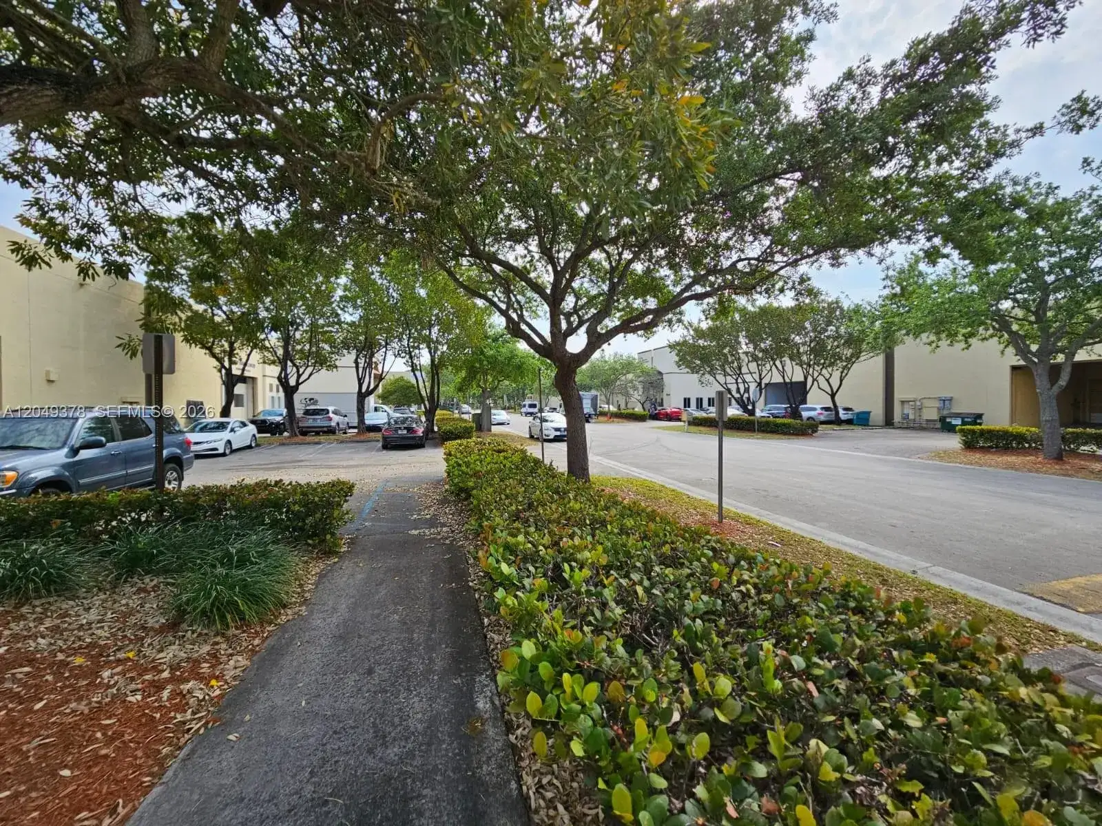 10475 NW 37th Terrace, Doral FL 33178 photo 2