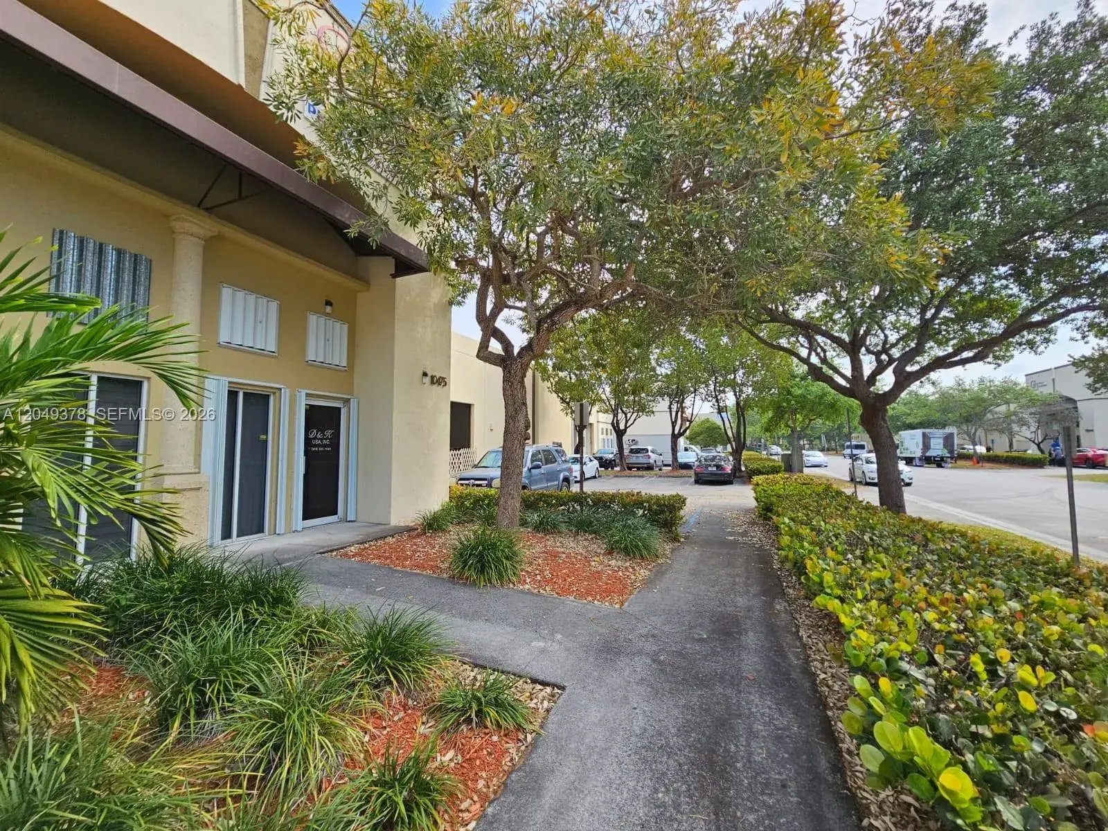 10475 NW 37th Terrace, Doral FL 33178