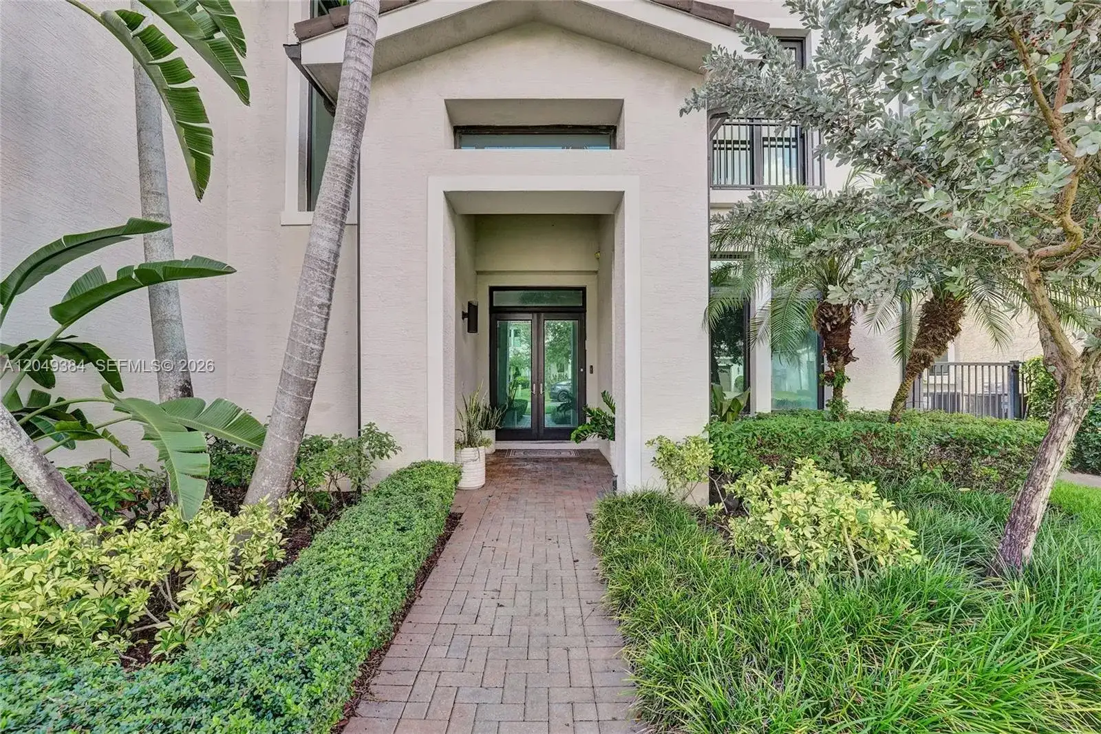 5742 Brookfield Cir E, Hollywood FL 33312 photo 2
