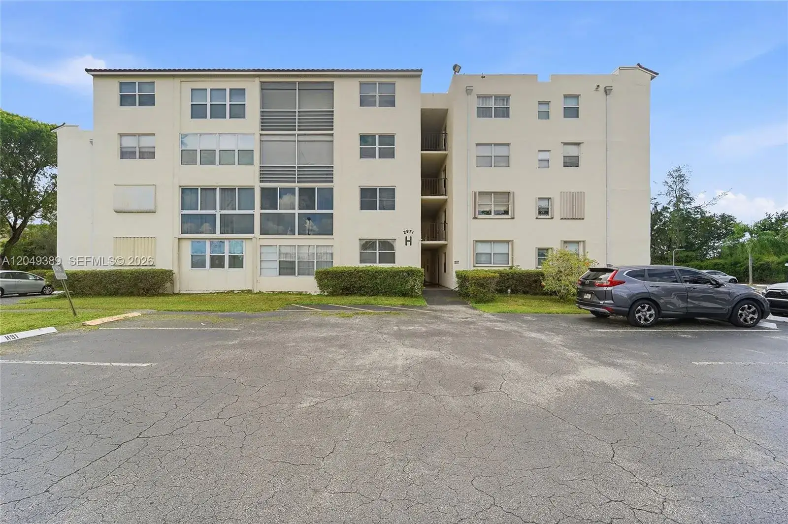 2871 Somerset Dr # 103, Lauderdale Lakes FL 33311