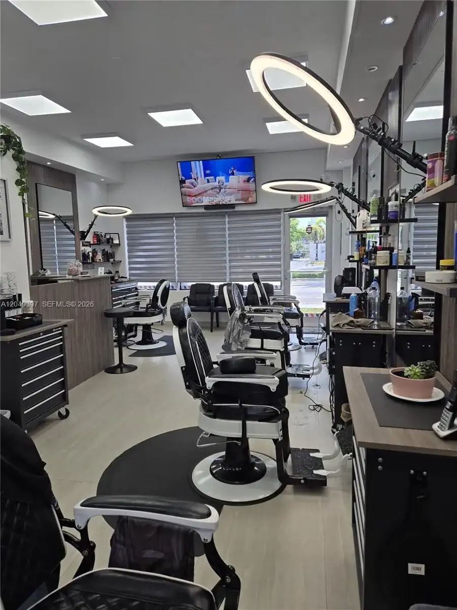 218 N Federal Highway, Hallandale Beach FL 33009 photo 2