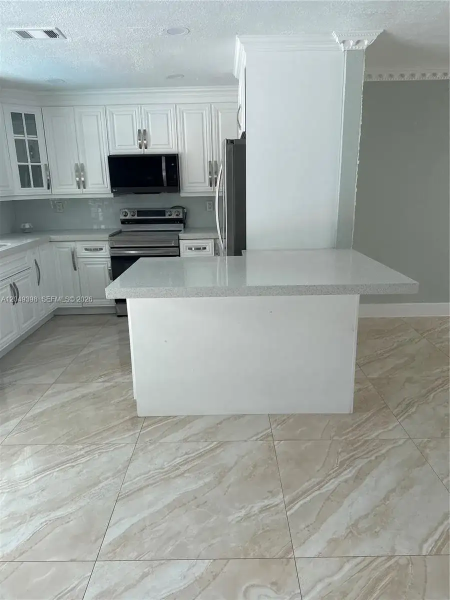 9675 SW 19th St # 0, Miami FL 33165 photo 5