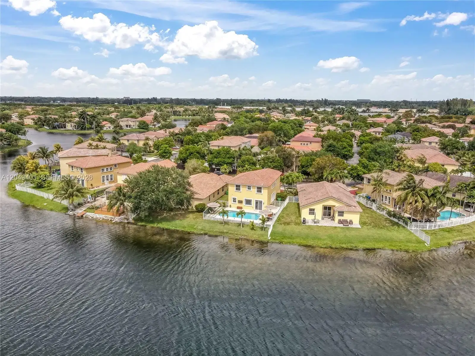 13724 SW 52nd St, Miramar FL 33027 photo 2