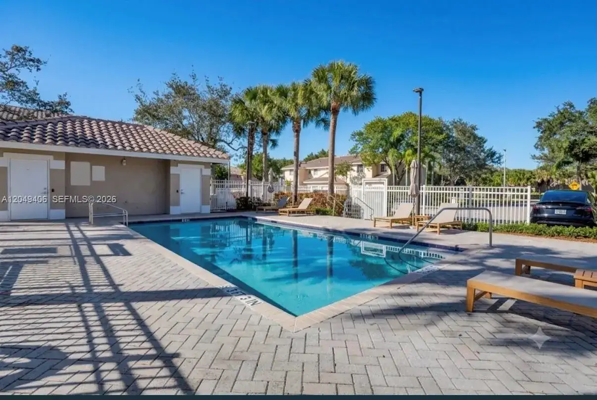 4070 NW 92nd Ave, Sunrise FL 33351 photo 2