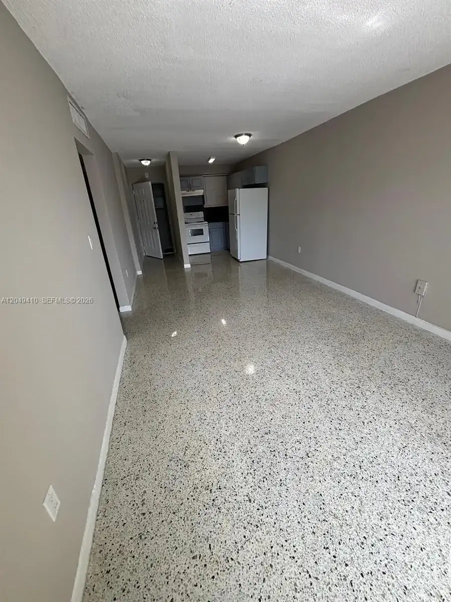 1047 SW 7th St # 12, Miami FL 33130 photo 3