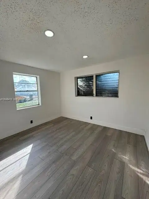 26 Virginia Rd, West Park FL 33023 photo 4
