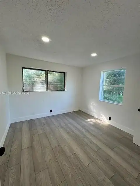26 Virginia Rd, West Park FL 33023 photo 5