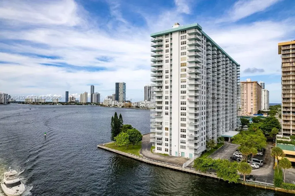 301 174th St # L05, Sunny Isles Beach FL 33160