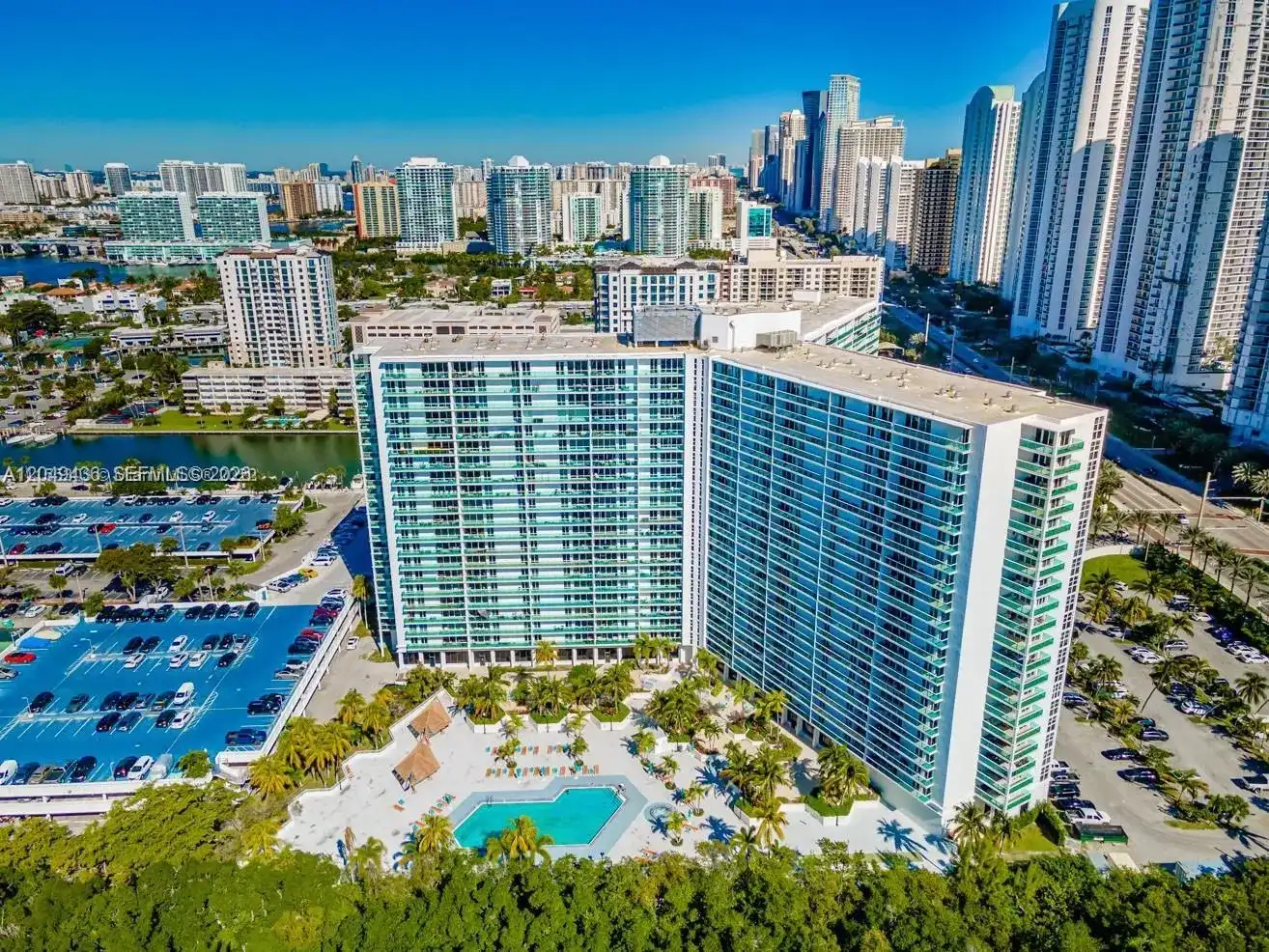 100 Bayview Dr # 1622, Sunny Isles Beach FL 33160